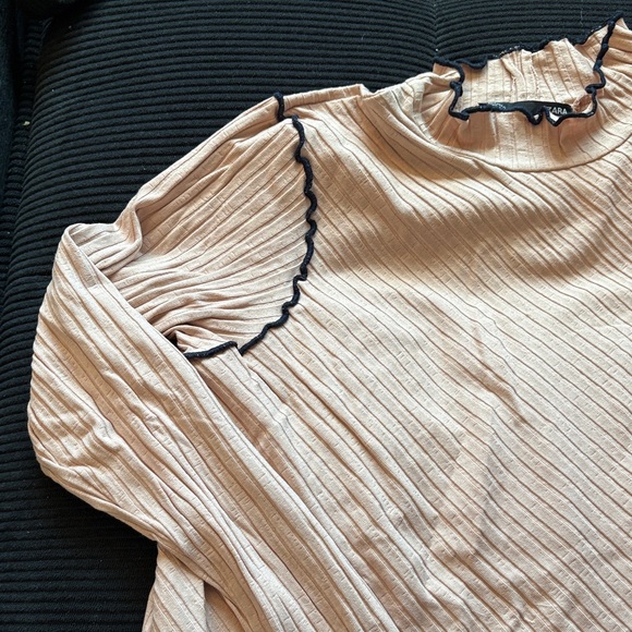 Zara Beige Ribbed Long Sleeve Top with Dark Edging - Picture 4 of 8